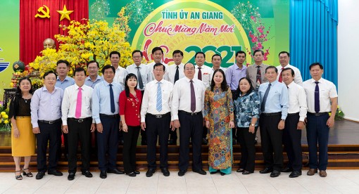 Thường trực UBND tỉnh An Giang chúc Tết Thường trực Tỉnh ủy