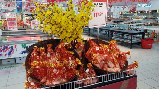 Mở hàng mùng 2 Tết, giá cả cơ bản ổn định