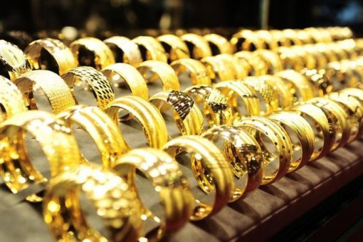 Giá vàng hôm nay 15-2: Vàng giảm nhẹ chờ nổi sóng lập đỉnh?