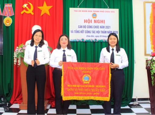 Tòa án nhân dân TP. Châu Đốc: Đơn vị thi đua xuất sắc nhiều năm liền