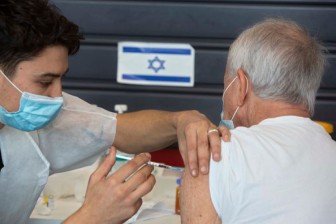 Chương trình tiêm vaccine COVID-19 thông minh của Israel