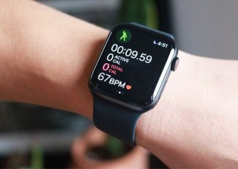 Apple Watch bị dính lỗi sạc pin, sẽ được sửa miễn phí