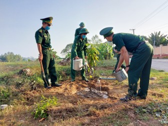 Bộ đội Biên phòng tỉnh An Giang trồng 2.500 cây xanh