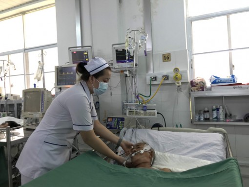 Cần Thơ: Huy động bác sĩ 5 chuyên khoa cứu bệnh nhân "ho ra máu sét đánh"