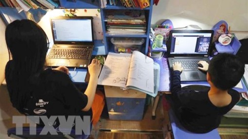 Đồng hành cùng con học trực tuyến