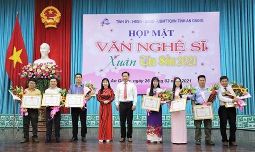 Văn nghệ sĩ An Giang đồng hành với sự phát triển của tỉnh