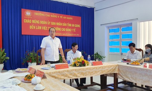 Chủ tịch UBND tỉnh An Giang Nguyễn Thanh Bình tháo gỡ khó khăn, hỗ trợ  Trường Cao đẳng Y tế An Giang