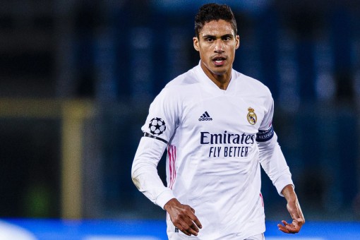 Liverpool mua Varane, Inter lấy Martial