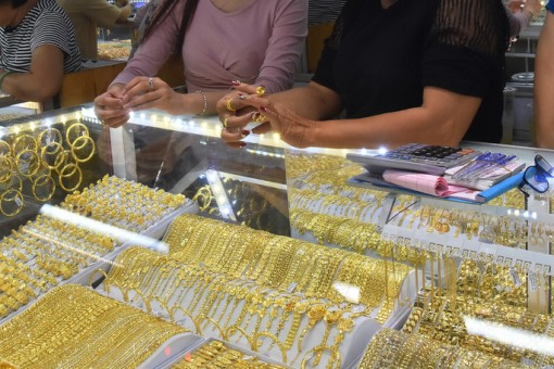 Giá vàng hôm nay 6-3: Bật tăng bất thành, người mua mất tương đương 1 triệu đồng/lượng sau 5 ngày