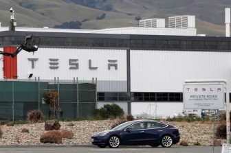 Cháy lớn tại nhà máy sản xuất ô tô điện của Tesla, Mỹ