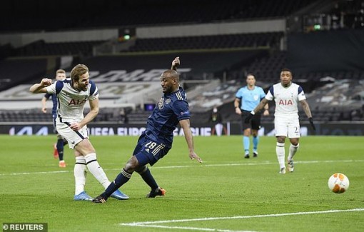 Harry Kane chói sáng, Tottenham giành lợi thế lớn