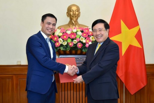 Công bố quyết định của Thủ tướng Chính phủ về công tác cán bộ