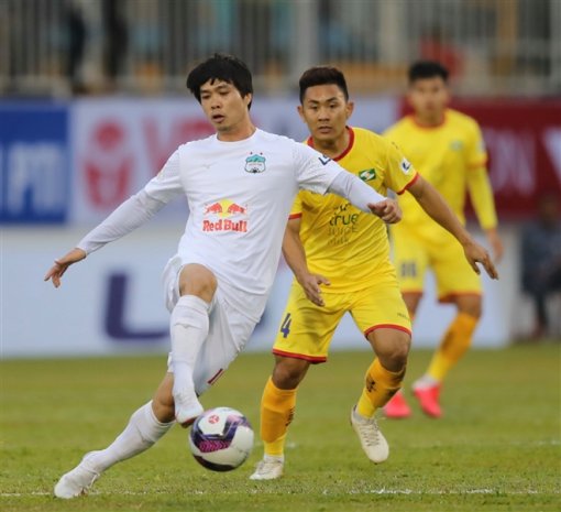 Nhận định trận HAGL vs Bình Định: HLV Kiatisak tiếp đà chiến thắng