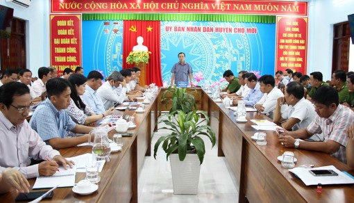 Chợ Mới họp bàn tháo gỡ khó khăn thực hiện cấp căn cước công dân gắn chíp điện tử