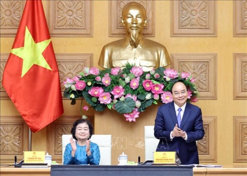 Thủ tướng gặp mặt các đại biểu, nhà hảo tâm đồng hành cùng Quỹ học bổng Vừ A Dính