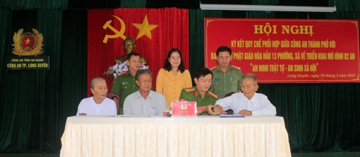 Công an TP. Long Xuyên và Ban Trị sự Phật giáo Hòa Hảo ký kết quy chế phối hợp thực hiện mô hình 2 AN