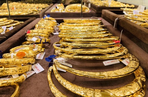 Giá vàng hôm nay 19-3: Hiện tượng bất thường, quay đầu tụt giảm