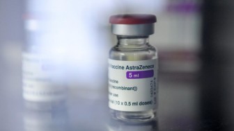 Tìm ra nguyên nhân vaccine AstraZeneca gây ra cục máu đông hiếm gặp