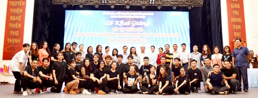 Khai giảng lớp tập huấn múa cho diễn viên chuyên nghiệp và bán chuyên nghiệp