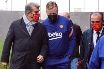 Barca đưa ra quyết định về tương lai của HLV Koeman