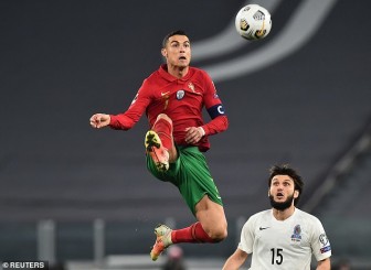 Bồ Đào Nha thắng nhọc trận ra quân vòng loại World Cup