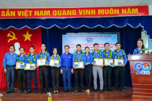 Họp mặt kỷ niệm 90 năm ngày thành lập Đoàn TNCS Hồ Chí Minh