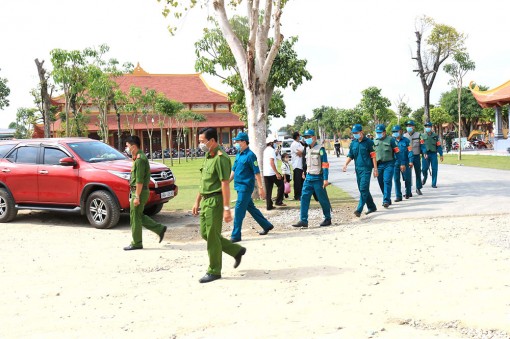 “Dân quân tự vệ và du kích là lực lượng của toàn dân tộc, là một lực lượng vô địch”