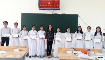 Phú Tân trao 273 suất học bổng Xổ số kiến thiết An Giang đợt II