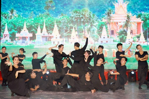 Bế giảng lớp tập huấn múa cho diễn viên chuyên nghiệp và bán chuyên nghiệp
