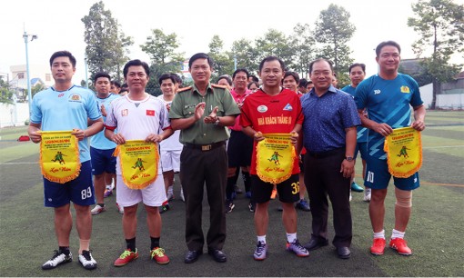 Công an tỉnh An Giang tổ chức Giải bóng đá chào mừng kỷ niệm 75 năm ngày truyền thống lực lượng Tham mưu CAND