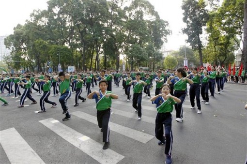 Phát động toàn dân rèn luyện thân thể theo gương Bác Hồ vĩ đại
