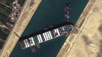 Giải cứu thành công tàu mắc kẹt trên kênh đào Suez