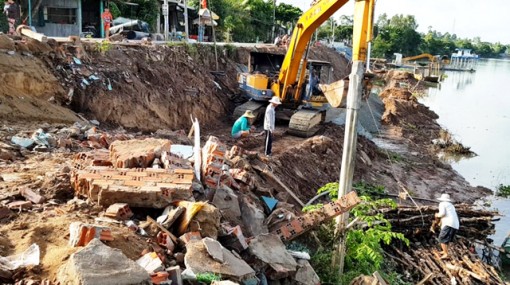 Hồng Ngự xây kè chống sạt lở trên sông Cái Vừng