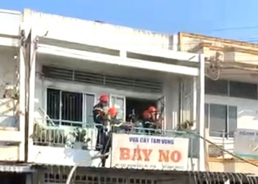 Bạc Liêu: Cháy nhà nghi do chập điện, nhiều người hốt hoảng