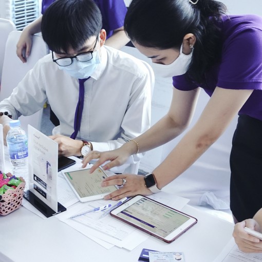 Ngân hàng truyền thống 'chuyển mình' theo số hoá