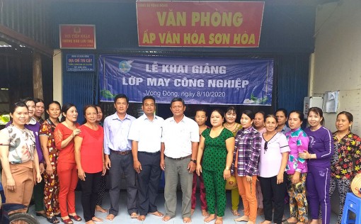 Phụ nữ Vọng Đông phát huy truyền thống đoàn kết, sáng tạo giúp nhau thoát nghèo