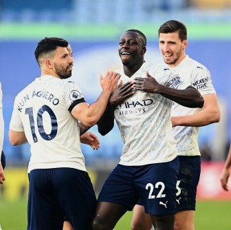 Leicester 0-2 Man City: Thẳng tiến tới ngôi vô địch