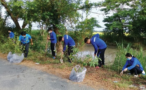 Đoàn viên, thành niên xã Vĩnh Lợi xung kích vì cộng đồng