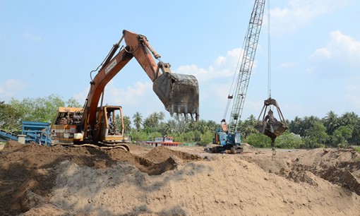 Tiền Giang: Giá cát tăng cao