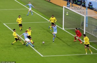 Manchester City giành chiến thắng kịch tính trước Dortmund
