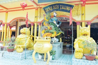 Thăm dinh Sơn Trung