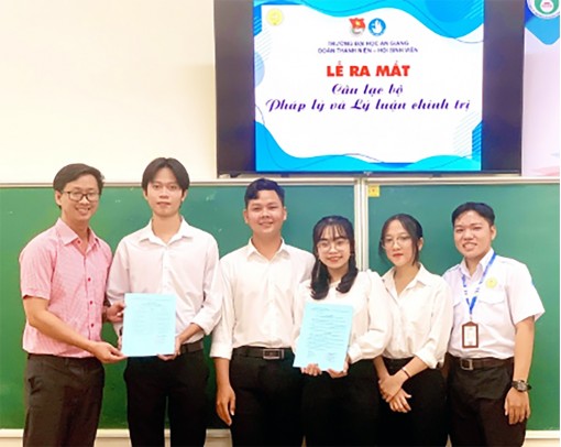 Đoàn trường Đại học An Giang ra mắt Câu lạc bộ “Pháp lý và lý luận chính trị”