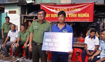 Công an tỉnh An Giang xây dựng nhà Tình nghĩa cho các gia đình khó khăn huyện Phú Tân