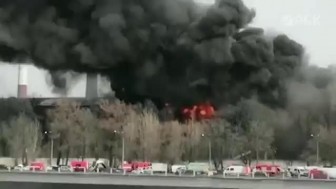 Cháy lớn lan ra hơn 4.000m<sup>2</sup> nhà máy lịch sử ở St. Petersburg