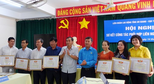 Sơ kết công tác phối hợp Liên đoàn Lao động tỉnh An Giang và Cục Thuế An Giang