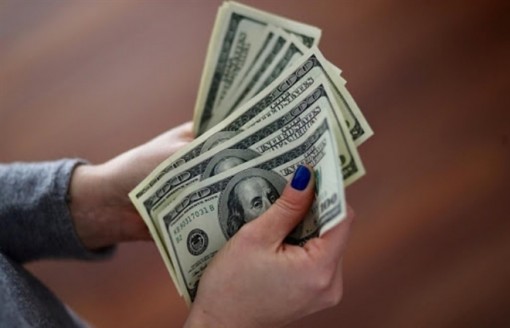 Tỷ giá USD hôm nay 17-4: USD tiếp tục dò đáy