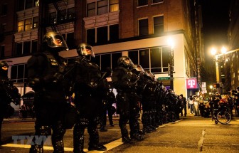 Cảnh sát Mỹ tuyên bố tình trạng bạo động tại thành phố Portland