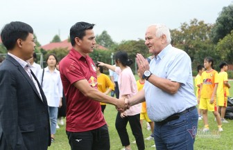 HLV Kiatisuk tuyên bố bất ngờ trước khi đấu Thanh Hoá