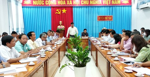 Phú Tân triển khai kế hoạch tiêm vắc xin COVID-19 đợt 1