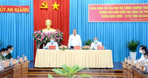 Phó Thủ tướng Thường trực Chính phủ Trương Hòa Bình đánh giá cao công tác phòng, chống dịch tại An Giang